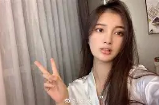 真猛！女演员周也卧室亲密被拍拥抱接吻一条龙明星也是普通人
