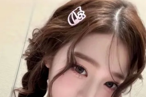 吴绮莉抖音开麦炸场！一句‘不做亲子鉴定’撕开26年沉默网友：原来最狠的放手是连证明都不屑