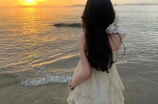 网红时代的江湖：曾经的“抖音一哥”疯狂小杨哥粉丝量正式跌破1亿“9999万+”成为历史；而张大大一年未露面掉粉300万仍然在装死